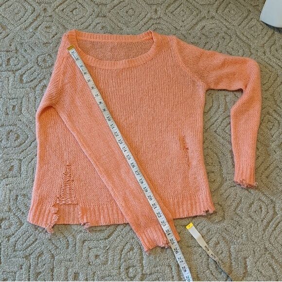Distressed Knit Sweater in peach color Large @i1 - Picture 10 of 10